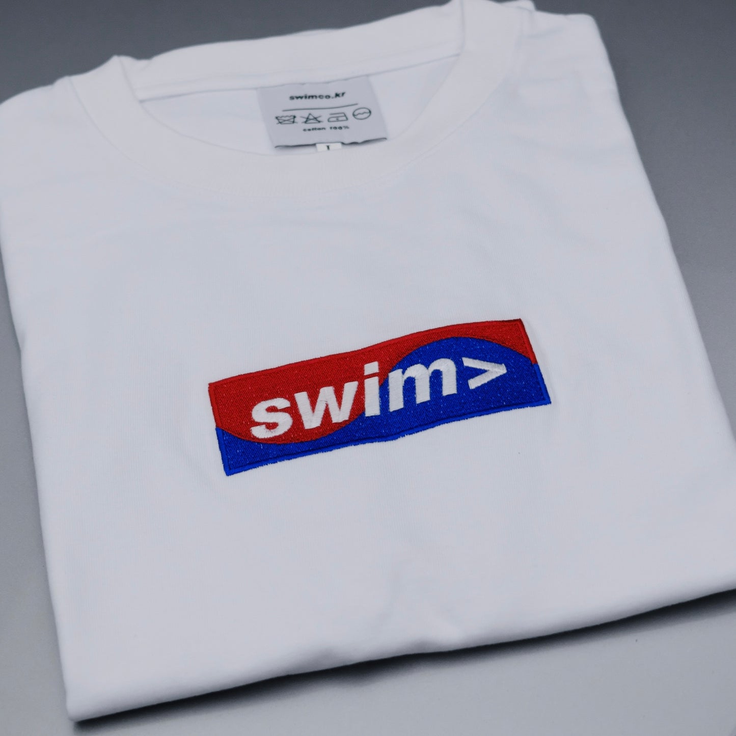 SK swim> box logo tee white
